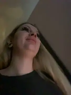 Snapshot of Teya_moon_ chatting on December 2024 07:49:02 AM Teya moon  online show from December 2024 07:49:02 AM