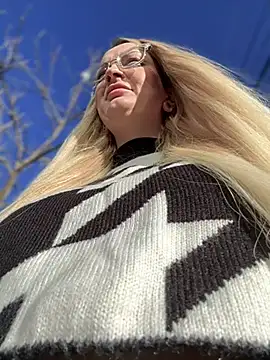 Snapshot of Teya_moon_ chatting on January 2025 11:14:01 AM Teya moon  online show from January 2025 11:14:01 AM