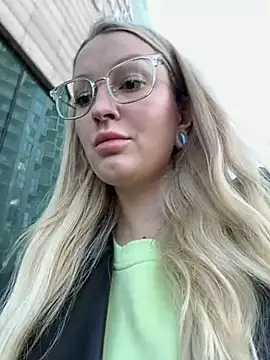 Snapshot of Teya_moon_ chatting on January 2025 10:38:02 AM Teya moon  online show from January 2025 10:38:02 AM