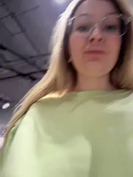 Snapshot of Teya_moon_ chatting on January 2025 11:24:01 AM Teya moon  online show from January 2025 11:24:01 AM