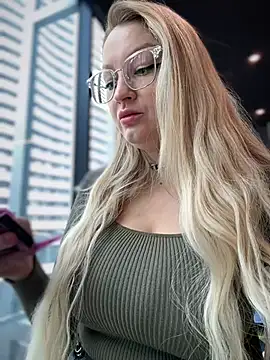 Snapshot of Teya_moon_ chatting on February 2025 11:38:02 AM Teya moon  online show from February 2025 11:38:02 AM