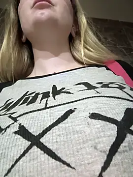 Snapshot of Teya_moon_ chatting on March 2025 01:50:02 PM Teya moon  online show from March 2025 01:50:02 PM