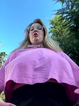 Snapshot of Teya_moon_ chatting on September 2025 02:06:02 PM Teya moon  online show from September 2025 02:06:02 PM