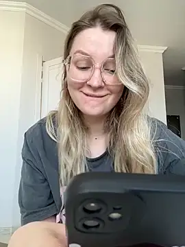 Teya moon  online show from November 2025 10:48:02 AM