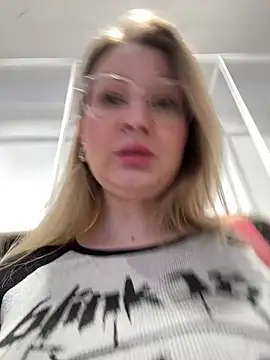 Teya moon  online show from December 2025 08:56:02 AM