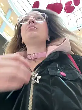 Teya moon  online show from March 2026 01:15:02 PM