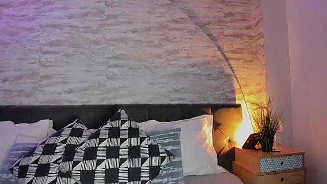 Anneth  M online show from March 2026 07:36:02 PM