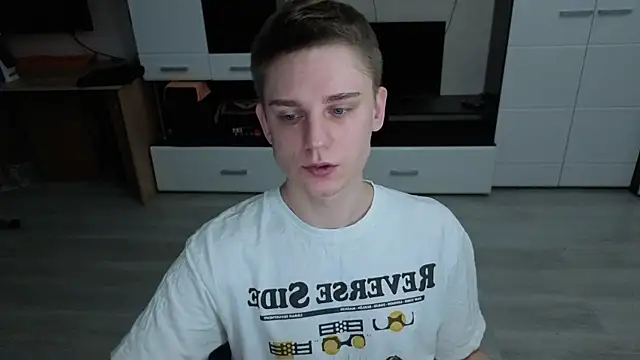 angryzan online show from December 2025 04:42:02 AM