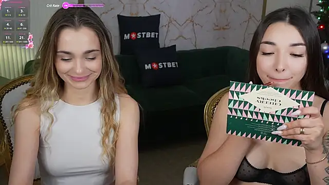 Snapshot of Lana_Pulse chatting on December 2024 07:43:02 PM Lana Pulse online show from December 2024 07:43:02 PM