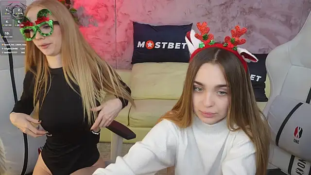 Snapshot of Lana_Pulse chatting on December 2024 02:44:01 PM Lana Pulse online show from December 2024 02:44:01 PM