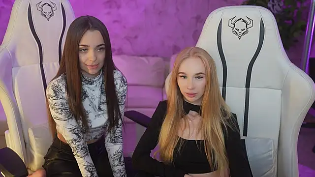 Snapshot of Lana_Pulse chatting on February 2025 02:49:01 AM Lana Pulse online show from February 2025 02:49:01 AM