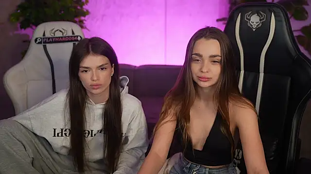 Snapshot of Lana_Pulse chatting on April 2026 06:27:02 PM Lana Pulse online show from April 2026 06:27:02 PM