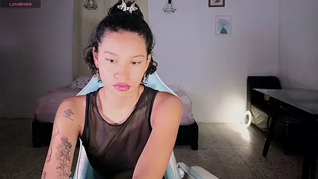 Peggy Funn online show from October 2025 02:07:01 AM