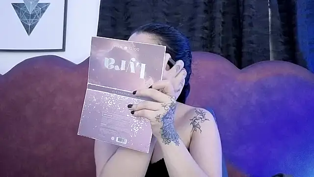 Snapshot of sophy_rock chatting on April 2026 01:47:02 PM sophy rock online show from April 2026 01:47:02 PM