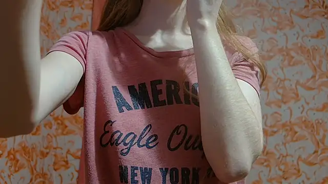 Snapshot of strawberrysmoothie chatting on December 2024 10:02:02 PM strawberrysmoothie online show from December 2024 10:02:02 PM