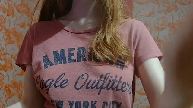 Snapshot of strawberrysmoothie chatting on December 2024 06:02:02 AM strawberrysmoothie online show from December 2024 06:02:02 AM