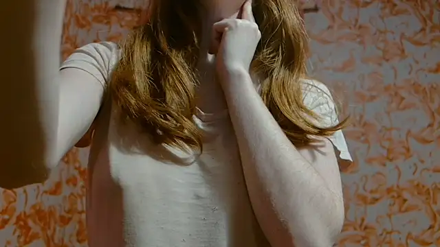 Snapshot of strawberrysmoothie chatting on December 2024 04:16:02 AM strawberrysmoothie online show from December 2024 04:16:02 AM