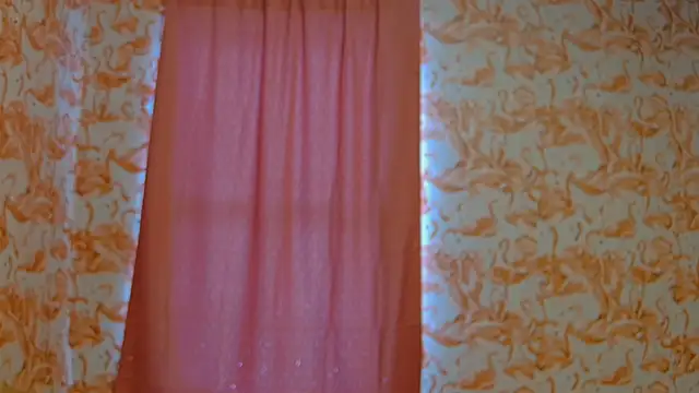 Snapshot of strawberrysmoothie chatting on January 2025 07:07:02 PM strawberrysmoothie online show from January 2025 07:07:02 PM