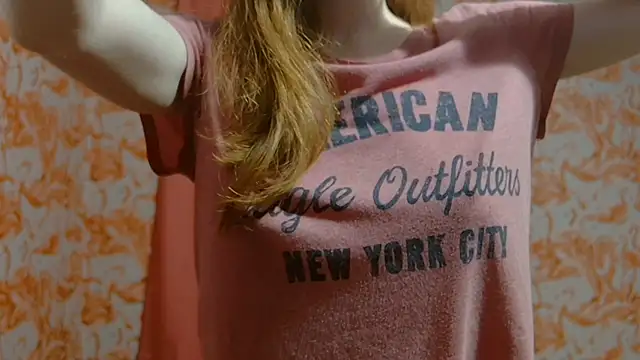 Snapshot of strawberrysmoothie chatting on January 2025 01:21:02 AM strawberrysmoothie online show from January 2025 01:21:02 AM