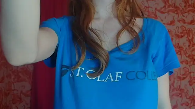 Snapshot of strawberrysmoothie chatting on February 2025 06:32:01 AM strawberrysmoothie online show from February 2025 06:32:01 AM