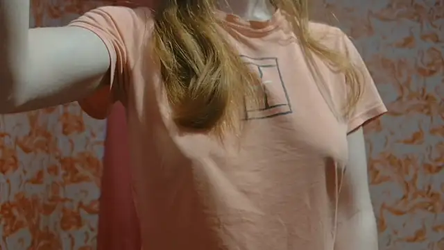 Snapshot of strawberrysmoothie chatting on February 2025 11:06:02 PM strawberrysmoothie online show from February 2025 11:06:02 PM