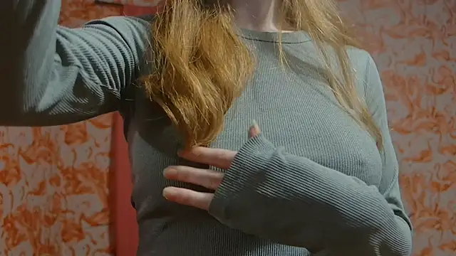 Snapshot of strawberrysmoothie chatting on February 2025 02:39:02 AM strawberrysmoothie online show from February 2025 02:39:02 AM