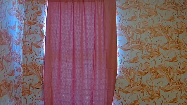 Snapshot of strawberrysmoothie chatting on February 2025 08:31:01 PM strawberrysmoothie online show from February 2025 08:31:01 PM