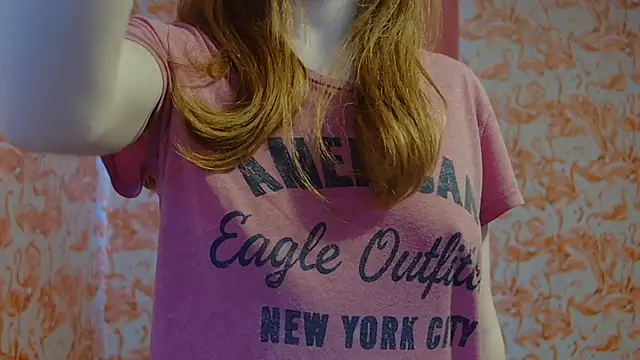 Snapshot of strawberrysmoothie chatting on March 2025 08:51:01 PM strawberrysmoothie online show from March 2025 08:51:01 PM