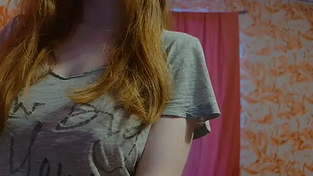 Snapshot of strawberrysmoothie chatting on March 2025 11:03:02 PM strawberrysmoothie online show from March 2025 11:03:02 PM