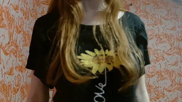 Snapshot of strawberrysmoothie chatting on September 2025 02:35:01 AM strawberrysmoothie online show from September 2025 02:35:01 AM