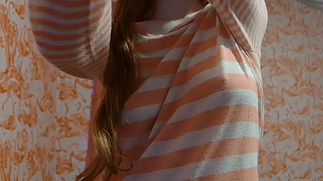 Snapshot of strawberrysmoothie chatting on October 2025 07:38:02 PM strawberrysmoothie online show from October 2025 07:38:02 PM