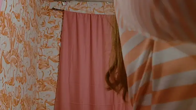 Snapshot of strawberrysmoothie chatting on November 2025 12:43:02 AM strawberrysmoothie online show from November 2025 12:43:02 AM