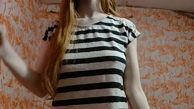 Snapshot of strawberrysmoothie chatting on November 2025 01:33:01 AM strawberrysmoothie online show from November 2025 01:33:01 AM