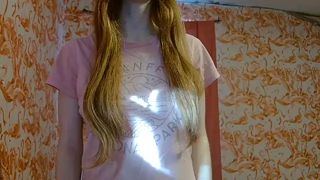 Snapshot of strawberrysmoothie chatting on November 2025 08:19:01 PM strawberrysmoothie online show from November 2025 08:19:01 PM