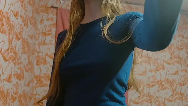 Snapshot of strawberrysmoothie chatting on December 2025 01:00:01 AM strawberrysmoothie online show from December 2025 01:00:01 AM