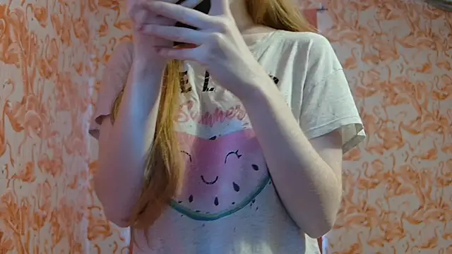 Snapshot of strawberrysmoothie chatting on January 2026 08:03:02 PM strawberrysmoothie online show from January 2026 08:03:02 PM