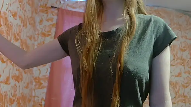 Snapshot of strawberrysmoothie chatting on February 2026 09:19:01 PM strawberrysmoothie online show from February 2026 09:19:01 PM