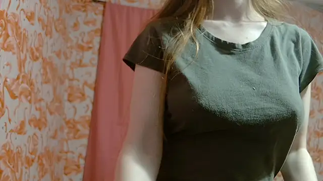 Snapshot of strawberrysmoothie chatting on February 2026 05:46:01 AM strawberrysmoothie online show from February 2026 05:46:01 AM