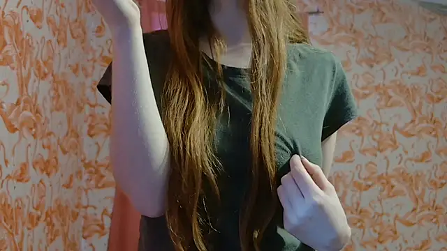 Snapshot of strawberrysmoothie chatting on February 2026 09:21:01 PM strawberrysmoothie online show from February 2026 09:21:01 PM