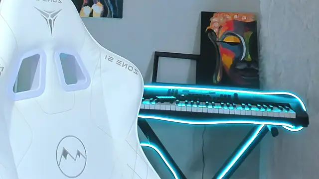 Snapshot of 4ever_dude chatting on February 2025 03:56:02 AM 4ever dude online show from February 2025 03:56:02 AM