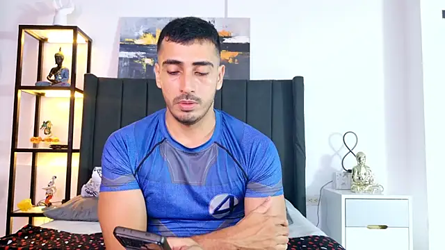 Snapshot of muscle_ares chatting on April 2026 12:08:01 AM muscle ares online show from April 2026 12:08:01 AM