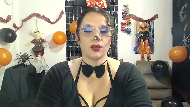 Aleja Gonzales online show from October 2025 04:47:01 AM