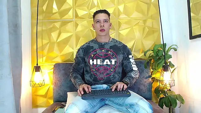 Snapshot of Baxter_Dex chatting on December 2024 04:12:01 AM Baxter Dex online show from December 2024 04:12:01 AM