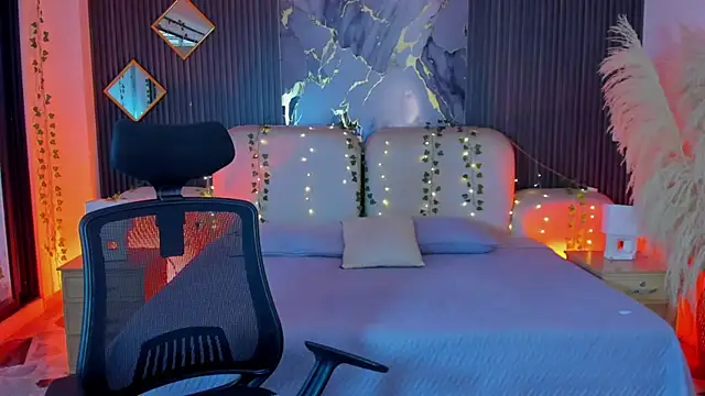 Agathaargent  online show from February 2026 11:43:02 AM