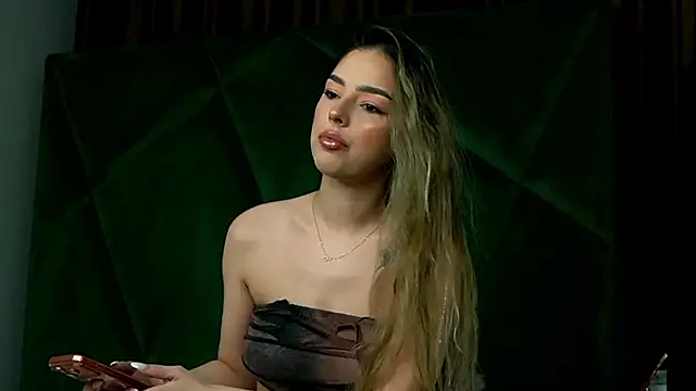 ScarletColes online show from March 2026 11:45:01 PM