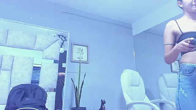 Snapshot of Sara_Greey chatting on January 2025 07:07:02 PM Sara Greey online show from January 2025 07:07:02 PM