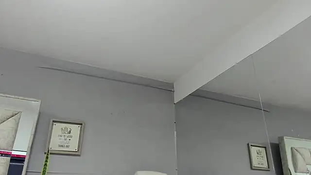 Snapshot of Sara_Greey chatting on January 2025 01:05:01 PM Sara Greey online show from January 2025 01:05:01 PM