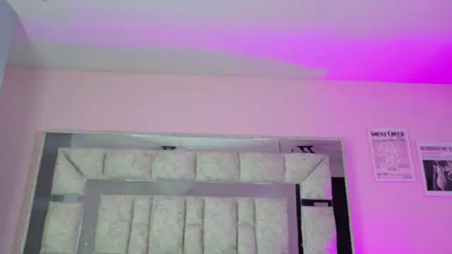 Snapshot of Sara_Greey chatting on October 2025 01:04:02 PM Sara Greey online show from October 2025 01:04:02 PM