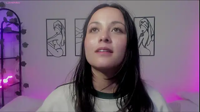 Snapshot of Megan_Rodrigo chatting on January 2025 11:26:01 PM Megan Rodrigo online show from January 2025 11:26:01 PM