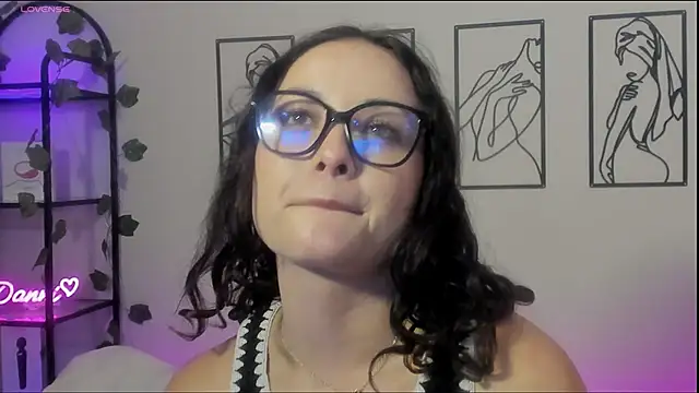 Snapshot of Megan_Rodrigo chatting on January 2025 08:21:01 PM Megan Rodrigo online show from January 2025 08:21:01 PM